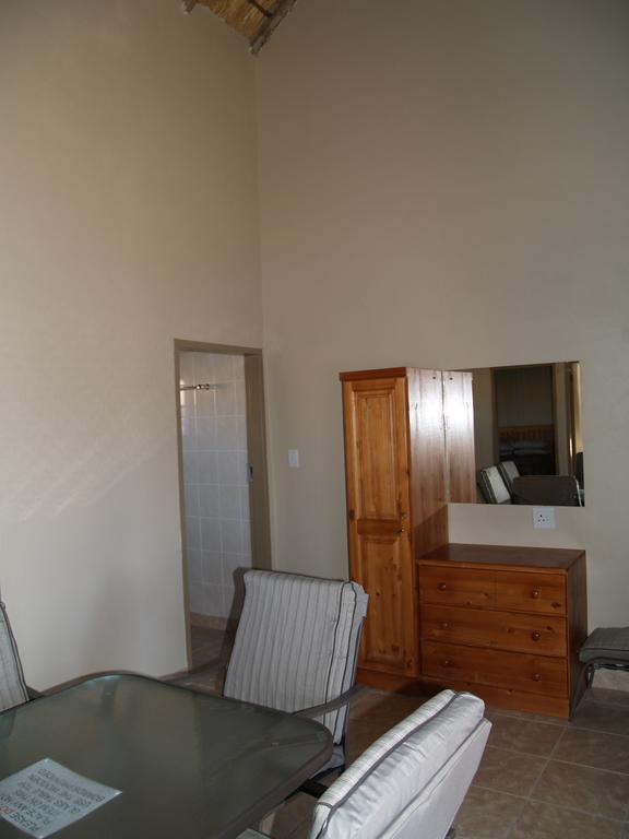 Elandskloof Trout Farm Guest House Dullstroom Bilik gambar
